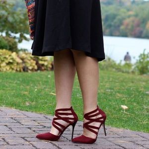 NWOT Anne Michelle Spiral 30 Oxblood Suede Heel